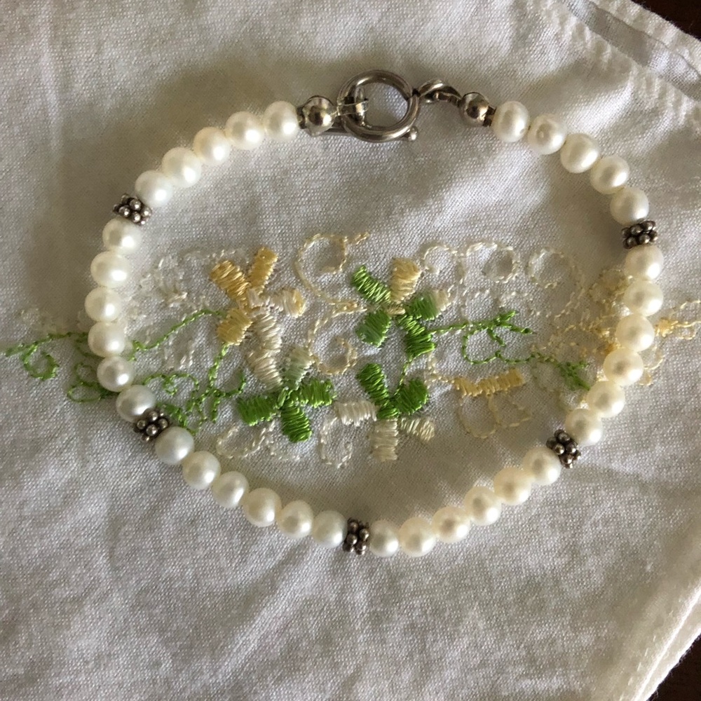 Pearl bracelet for child